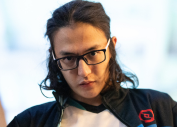 Watson Responds to Criticism Against His Unconventional Terrorblade Skill Build