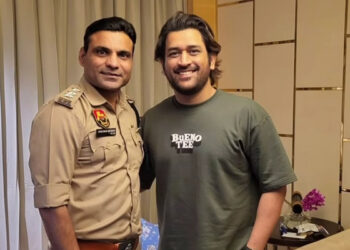 Watch: Joginder Sharma and MS Dhoni reunite after 12 years