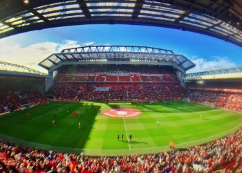 Liverpool Must Resolve Their Contracts Conundrum | Football Blog