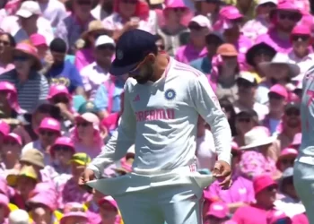 WATCH: Virat Kohli engages with crowd at SCG, mocks controversial sandpaper gate incident