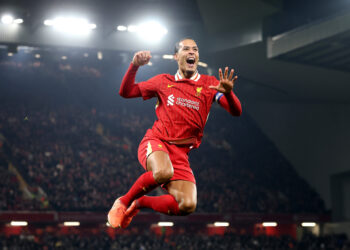 Liverpool defender Virgil van Dijk stuns with sensational display in Carabao Cup victory against Tottenham | Football Blog