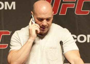 Dana White recalls the craziest phone call he’s gotten during a fight