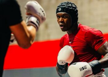 Why Mixing Light And Hard Sparring Is Crucial For MMA Fighters