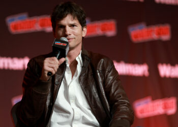 Ashton Kutcher promoted to BJJ black belt