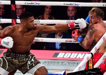 Breaking Down How AJ Secured A Sixth Round Knockout Over Jake Paul